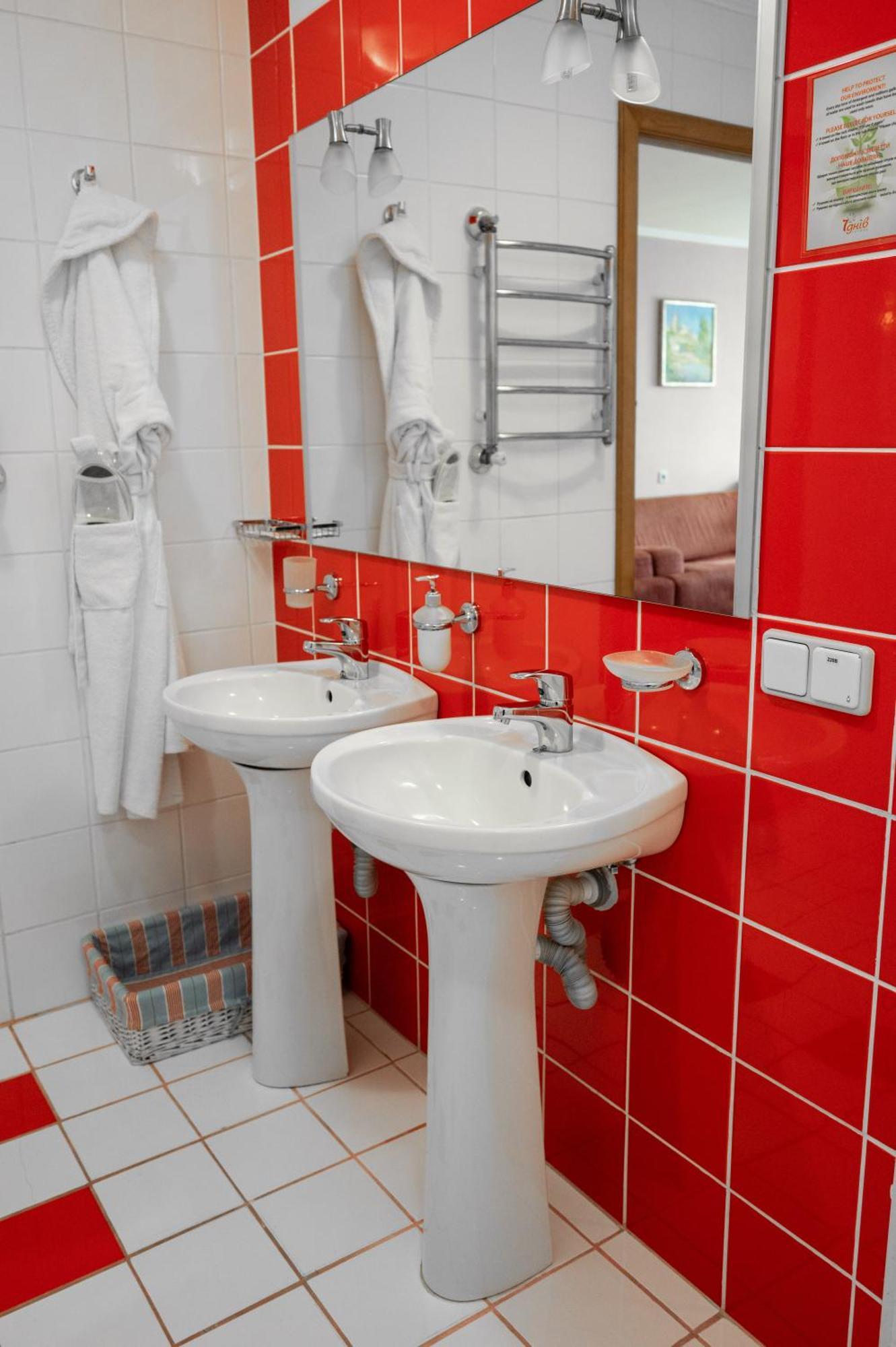 7 Days Hotel Kamyanets-Podilskyi Kültér fotó