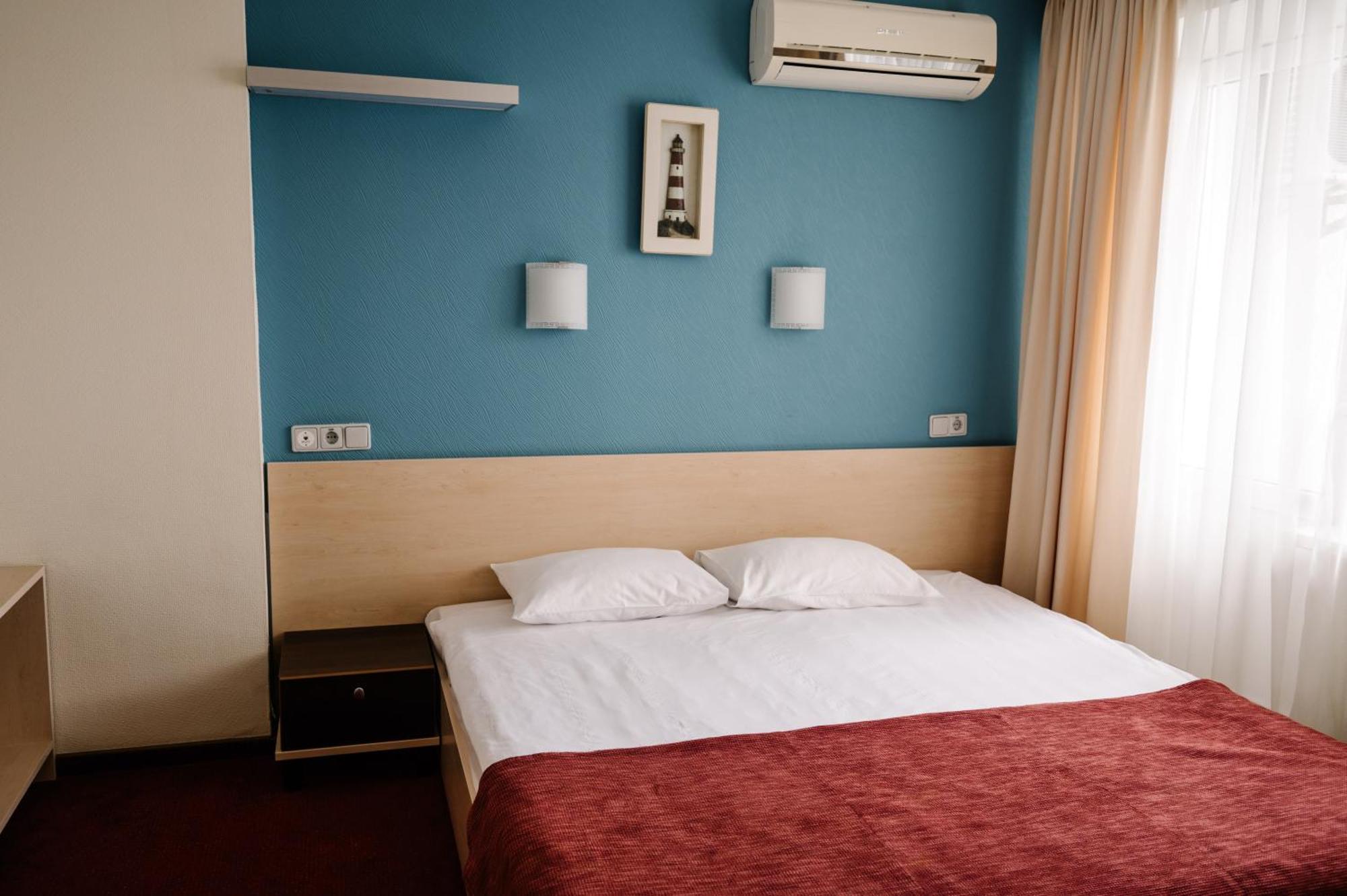 7 Days Hotel Kamyanets-Podilskyi Kültér fotó